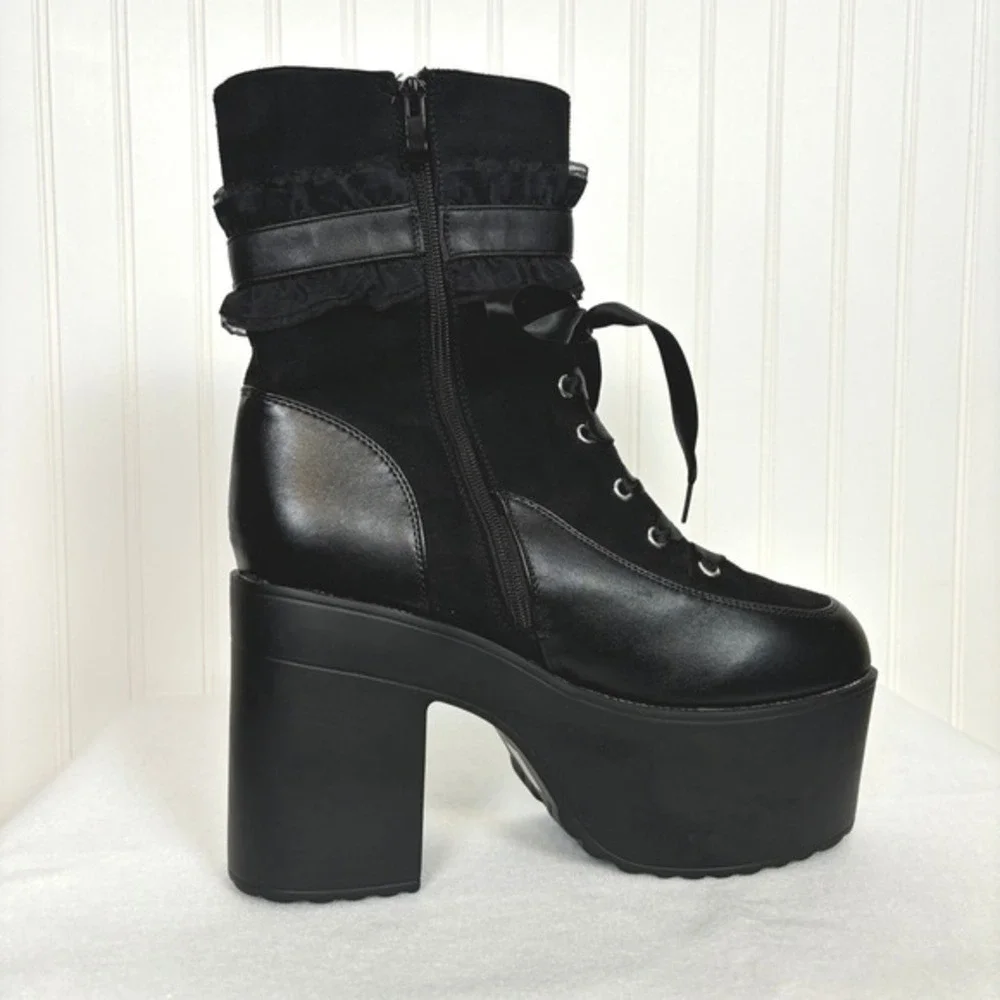 Hot Topic Black Ruffle Chain‎ Platform Boots size 11 Gothic Punk Whimsigoth Rock